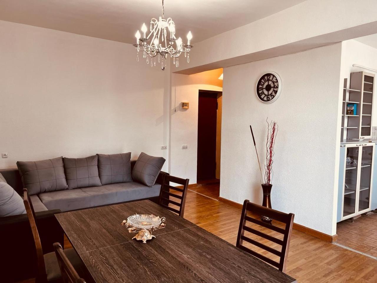 Komitas Apartement Jerevan Exteriör bild